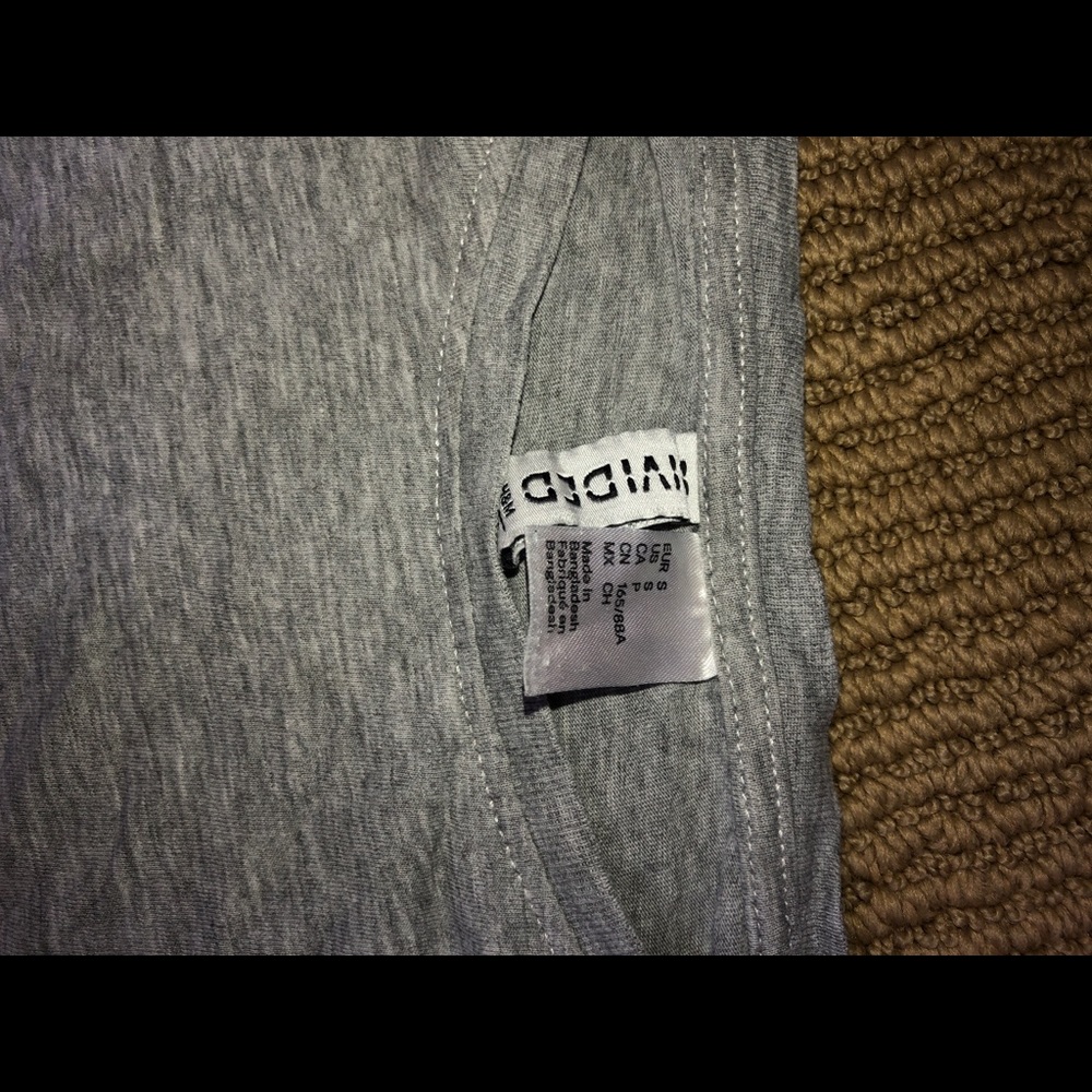 Grey t-shirt